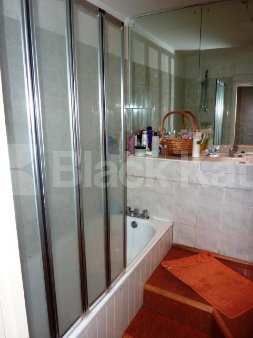 			NEW INSTRUCTION!, 2 Bedroom, 1 bath, 1 reception Flat			 Camden Road, CAMDEN